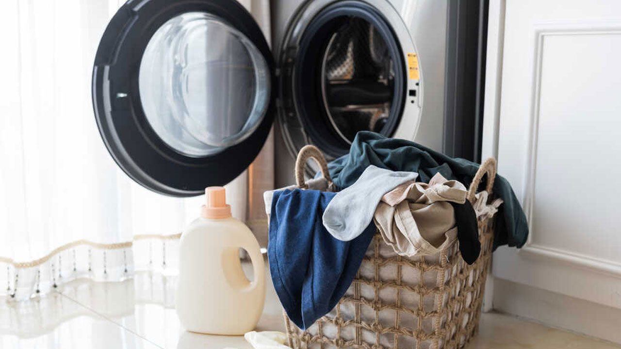 Foto - Bu hatalar kurutma makinesini de cüzdanınızı da yakıyor! Kurutma makinesine atmamanız gereken 7 şey