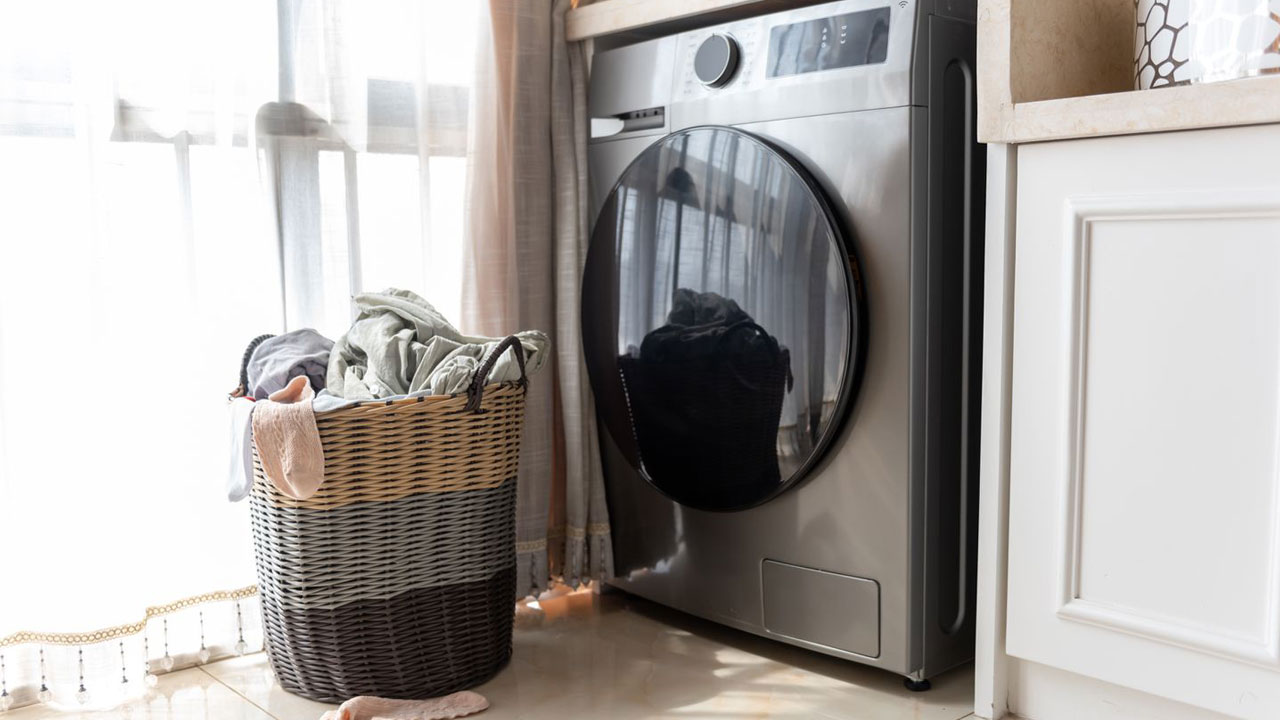 Foto - Bu hatalar kurutma makinesini de cüzdanınızı da yakıyor! Kurutma makinesine atmamanız gereken 7 şey