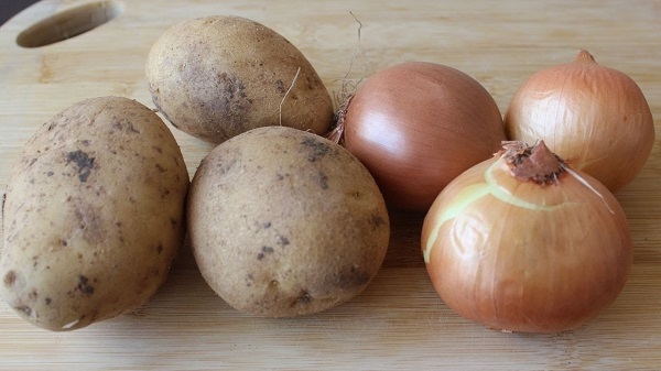Foto - Bu hatayı herkes yapıyor! Patates ve soğan birlikte saklandığında bakın ne oluyormuş!
