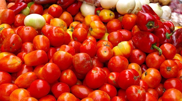Foto - Bu hatayı sakın yapmayın! Çürük domatesleri sakın atmayın