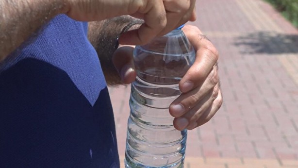 Foto - Bu hatayı yapanlar çok! Güneşte bırakılan pet şi̇şe bakın ne oluyor