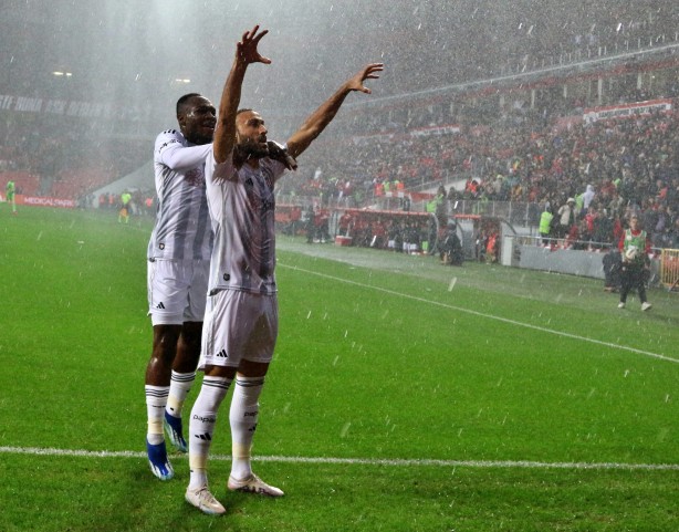 Foto - Bu iddia ortalığı ayağa kaldırır: Beşiktaş’ta beklenmedik gelişme! Gündeme bomba gibi düştü! Az önce tüm Türkiye’ye duyuruldu
