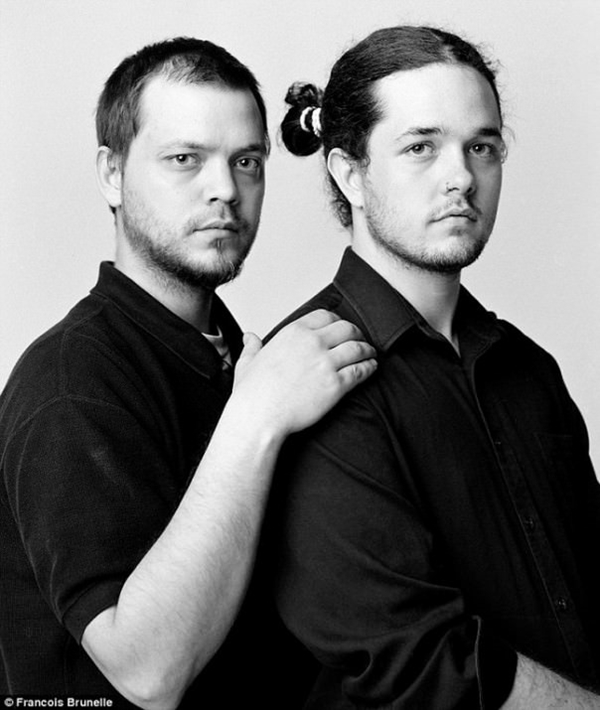 Foto - Bu insanları ikiz sanacaksınız ama...