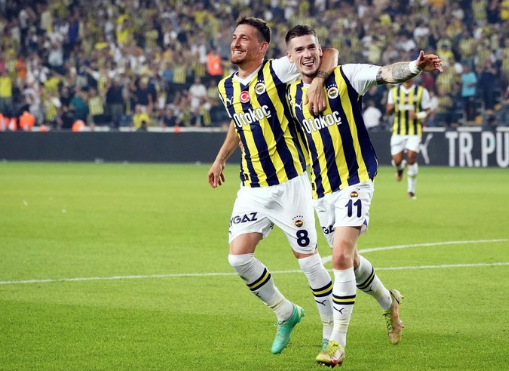 Foto - Bu işin sonu nereye gidecek? Aykırı sözler: Sırada o var! Tebessüm ederek işaret etti: