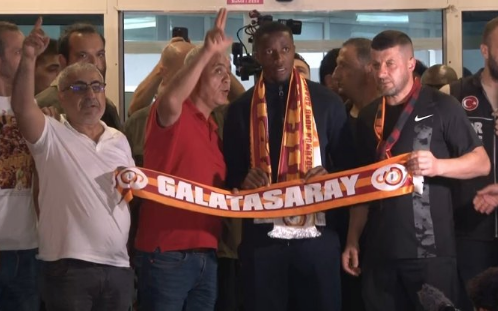 Foto - Bu işin sonu nereye gidecek? Aykırı sözler: Sırada o var! Tebessüm ederek işaret etti: