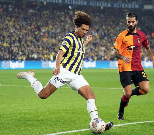 Foto - Bu işin sonu nereye gidecek? Aykırı sözler: Sırada o var! Tebessüm ederek işaret etti: