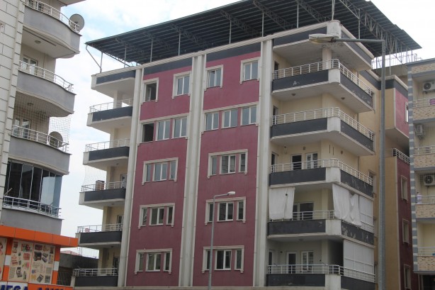 Foto - Bu kadar ahlaksızlık olmaz! Binanın kolonlarını görenler şok oldu
