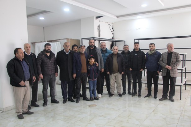 Foto - Bu kadar ahlaksızlık olmaz! Binanın kolonlarını görenler şok oldu