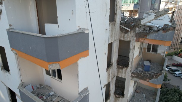 Foto - Bu kadar da olmaz! Binanın beton bağlama noktasında bakın ne bulundu