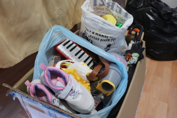 Foto - ‘Bu kadar da olmaz’ diyeceksiniz! Tramvayda unutulanlar şaşkına çevirdi