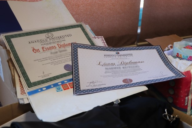 Foto - ‘Bu kadar da olmaz’ diyeceksiniz! Tramvayda unutulanlar şaşkına çevirdi