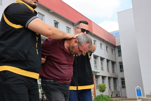 Foto - Bu kadar da olmaz! Öldürdüğü dayısının mezarında ağladı