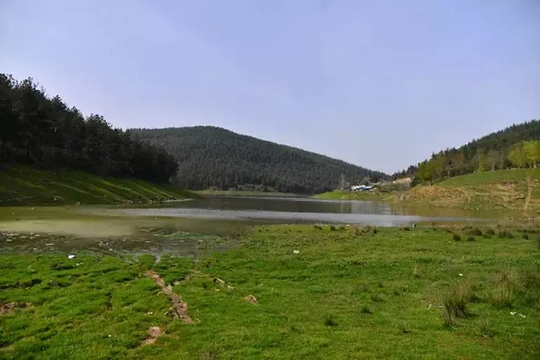 Foto - Bu kadar da olmaz! Piknikçiler barajı çöplüğe çevirdi