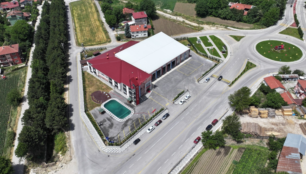 Foto - Tanju Özcan makam aracı almak için İtfaiye aracını sattı