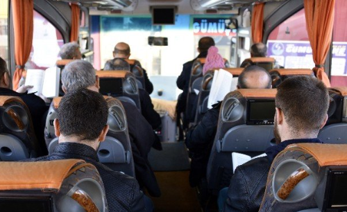 Foto - Bu kadarı pes dedirtti! Namaz kılan kadına hakaretler yağdırdılar