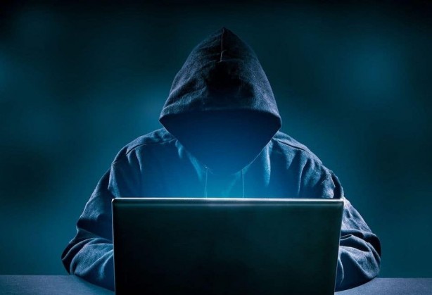 Foto - Bu kadarına da pes artık! Dolandırıcıların yeni oyunu ortaya çıktı! Hac ve TOGG vaadiyle dolandırıyorlar! Bu tuzağa düşmeyin!