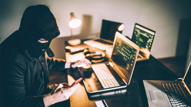 Bu kadarına da pes artık! Dolandırıcıların yeni oyunu ortaya çıktı! Hac ve TOGG vaadiyle dolandırıyorlar! Bu tuzağa düşmeyin!