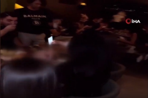 Foto - Bu kadarına da 'pes' artık! Ne maske ne sosyal mesafe! Bu insanlar çıldırmış