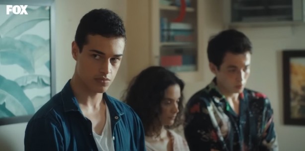 Bu kadarına pes! O kirli düşüncelerinizi liselerimizden çek FOX TV! Bu nasıl lise dizisi