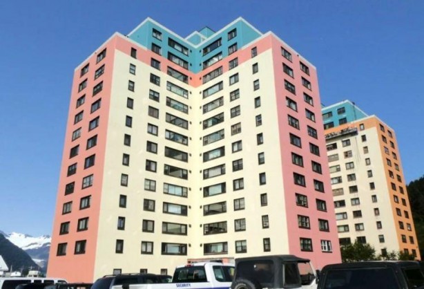 Foto - Bu kasabada herkes aynı binada yaşıyor