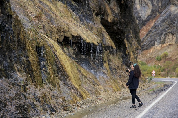 Foto - Bu kayalar sürekli ağlıyor! İlginç görüntüler ortaya çıktı
