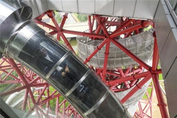 Foto - Bu kaydırak tam tamına 178 metre!