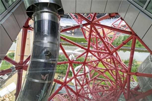 Foto - Bu kaydırak tam tamına 178 metre!