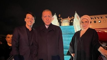 Foto - Bu kez AK Parti değil! Mesut Özil o partinin seçim çalışmalarına katılacak