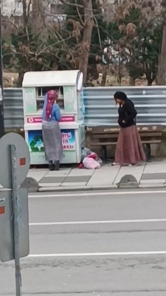 Foto - Bu kez giysi kumbarasından 'çocuk' çıktı