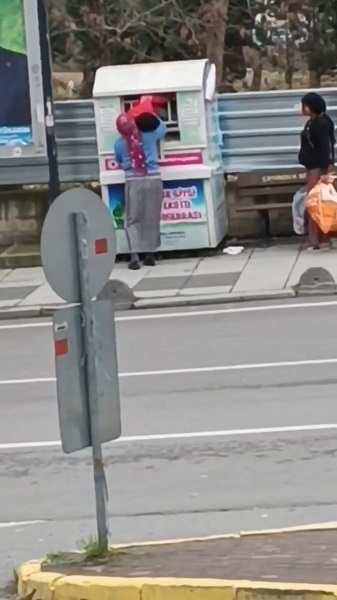 Foto - Bu kez giysi kumbarasından 'çocuk' çıktı