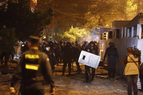 Foto - Bu kez Güney Amerika ülkesi karıştı! Sokaklar savaş alanına döndü