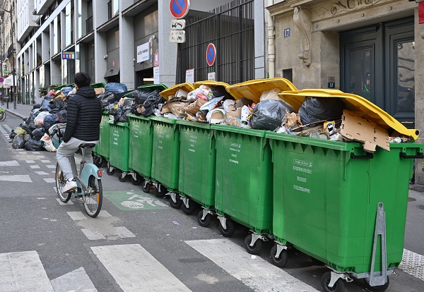Foto - Bu kez maske takma sebepleri başka! Paris’te bu tablo normalleşti