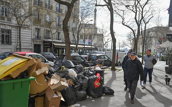 Foto - Bu kez maske takma sebepleri başka! Paris’te bu tablo normalleşti