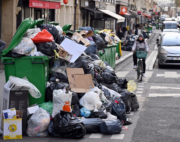 Foto - Bu kez maske takma sebepleri başka! Paris’te bu tablo normalleşti