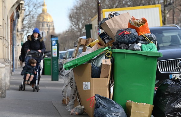 Foto - Bu kez maske takma sebepleri başka! Paris’te bu tablo normalleşti