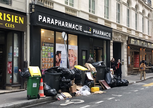 Foto - Bu kez maske takma sebepleri başka! Paris’te bu tablo normalleşti