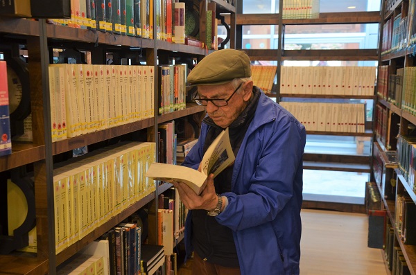 Foto - Bu koku ona iyi geliyor! Emekli öğretmeni ayakta tutan alışkanlık 