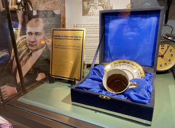 Foto - Bu kolonyanın kokusu herkesi şaşırtıyor