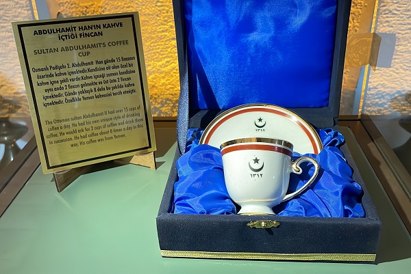 Foto - Bu kolonyanın kokusu herkesi şaşırtıyor