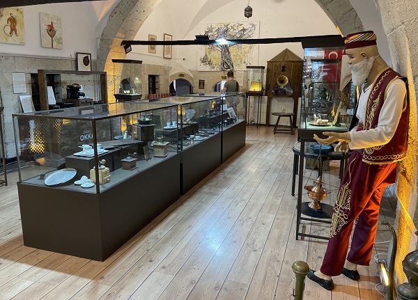 Foto - Bu kolonyanın kokusu herkesi şaşırtıyor