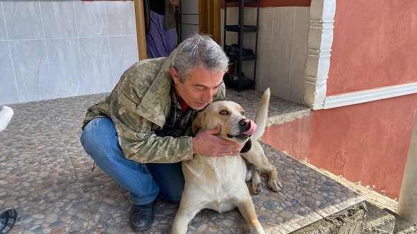 Foto - Bu köpek her gün halkı 'selamlıyor'
