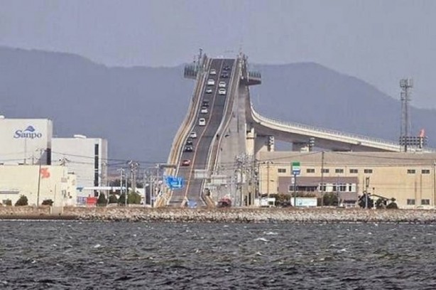 Foto - Dünyanın en korkunç köprüsü! Üzerinden geçmek cesaret ister