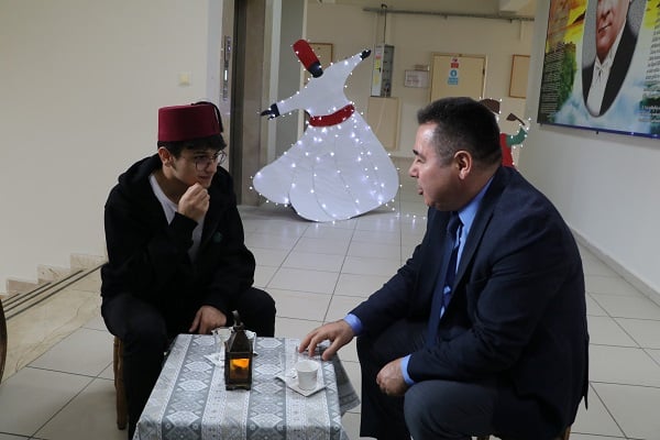 Foto - Bu koridor zaman makinesi görevinde! Liseliler Ramazan ruhunu böyle yaşatıyor 