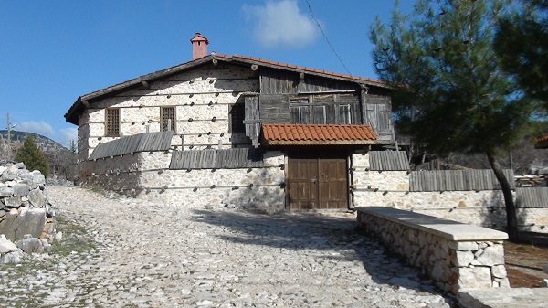 Foto - Bu köy başka köy! Kimse yaşamıyor ama giden gidene