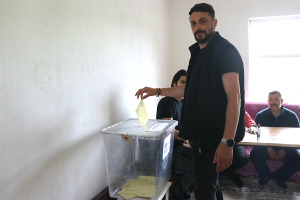 Foto - Bu köyde 12 kişi için sandık kuruldu