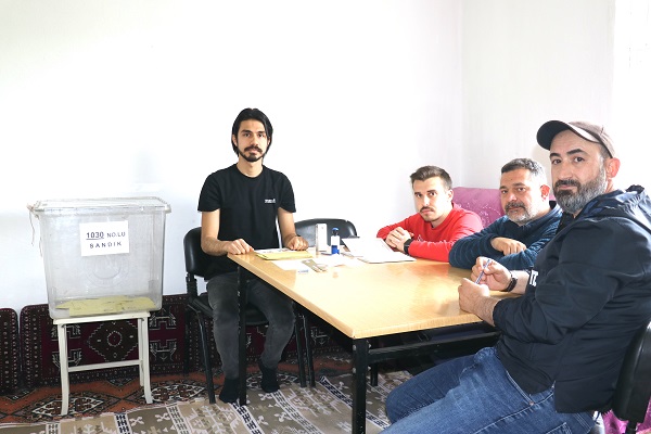 Foto - Bu köyde 12 kişi için sandık kuruldu