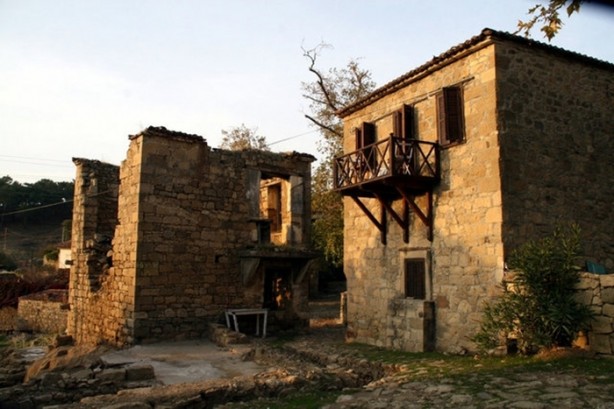 Foto - Bu köyde evlerin fiyatı dudak uçuklatıyor!