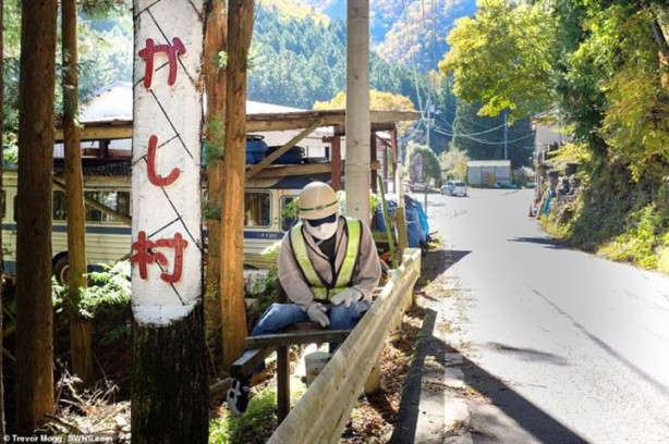 Foto - Bu köyde ölüler kukla olarak yaşamaya devam ediyor