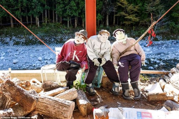 Foto - Bu köyde ölüler kukla olarak yaşamaya devam ediyor