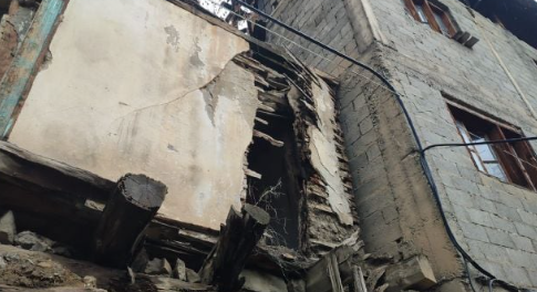 Foto - Bu köyde yaşayanlar evlerini bırakıp kaçmaya başladı